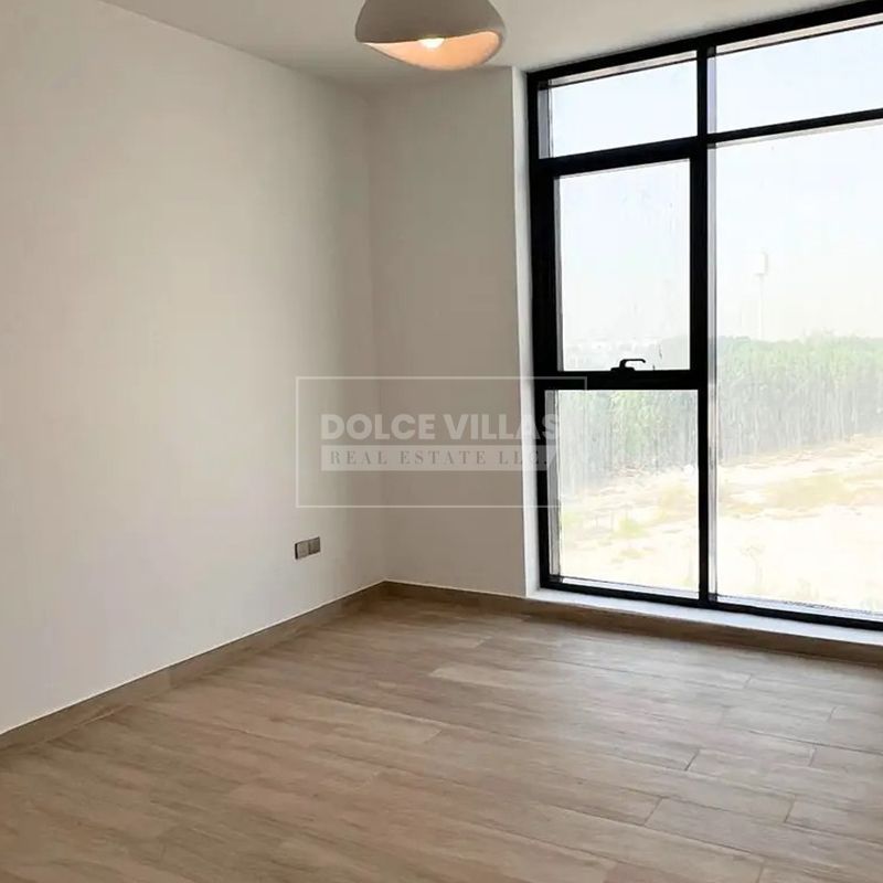 READY MOVE IN l EQUIPPED KITCHEN l BE THE FIRST