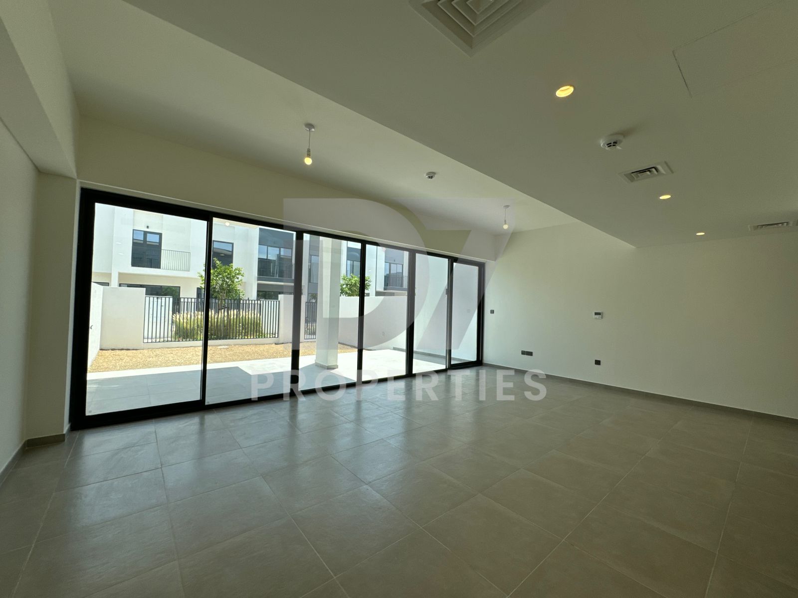VACANT I SPACIOUS LAY OUT I GREAT COMMUNITY