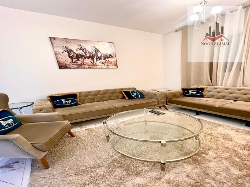 Sharjah, Muwaileh: Fully furnished super deluxe apartment, second tenant. One bedroom, living room, kitchen, and two bathrooms. Price: 5000 AED includ