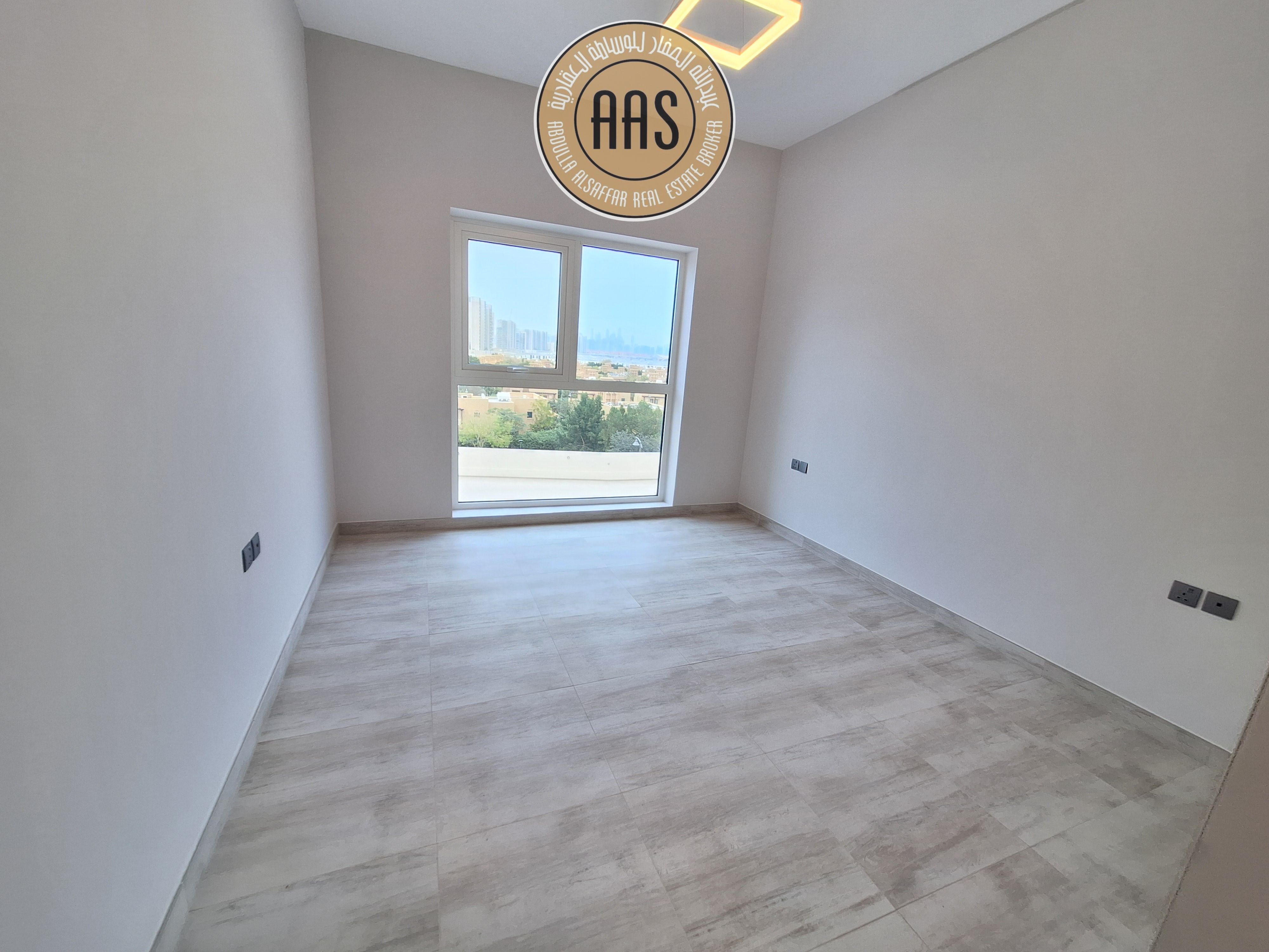Luxurious Huge 1bhk Flat Available With Kitchen Appliances