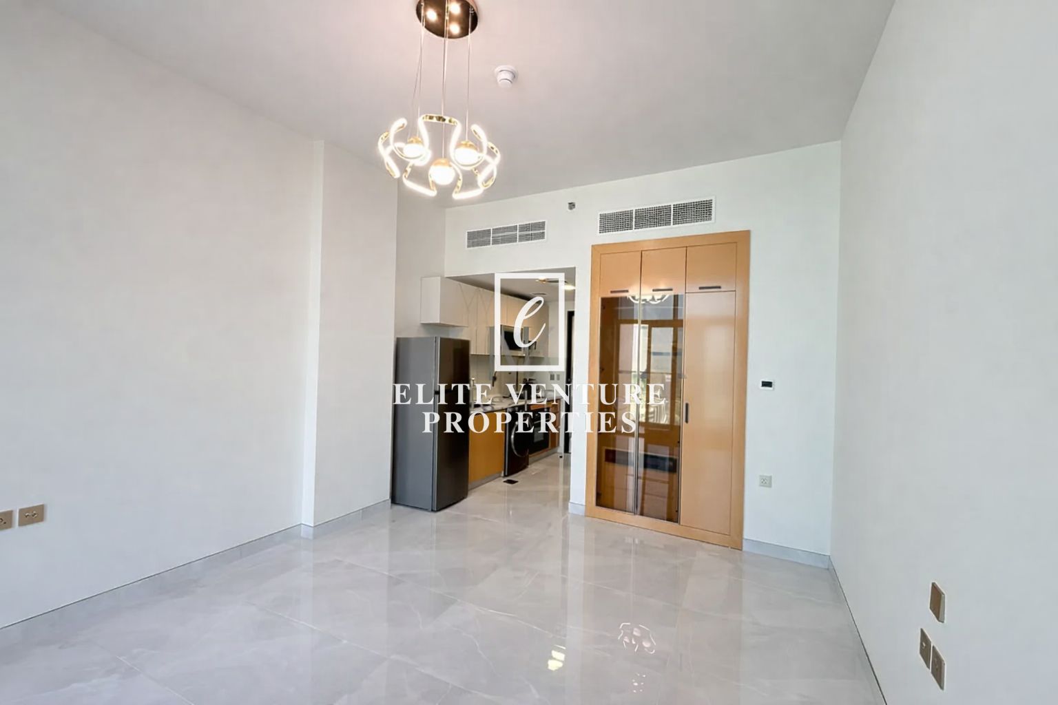 STUDIO | VACANT | PRIME LOCATION