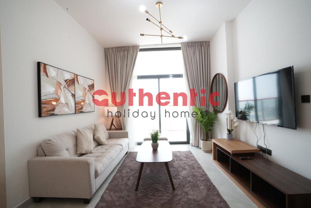 Cozy Living Room | Community Views I Fully Furnished