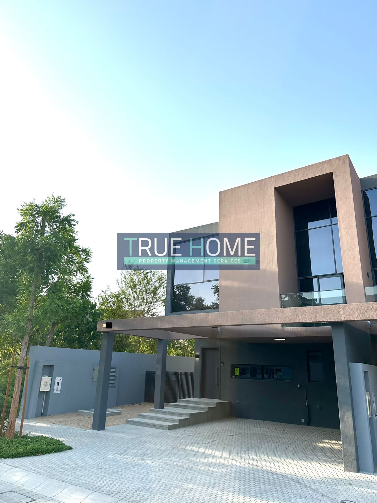 Charming Robinia: 3 BR corner all in suite