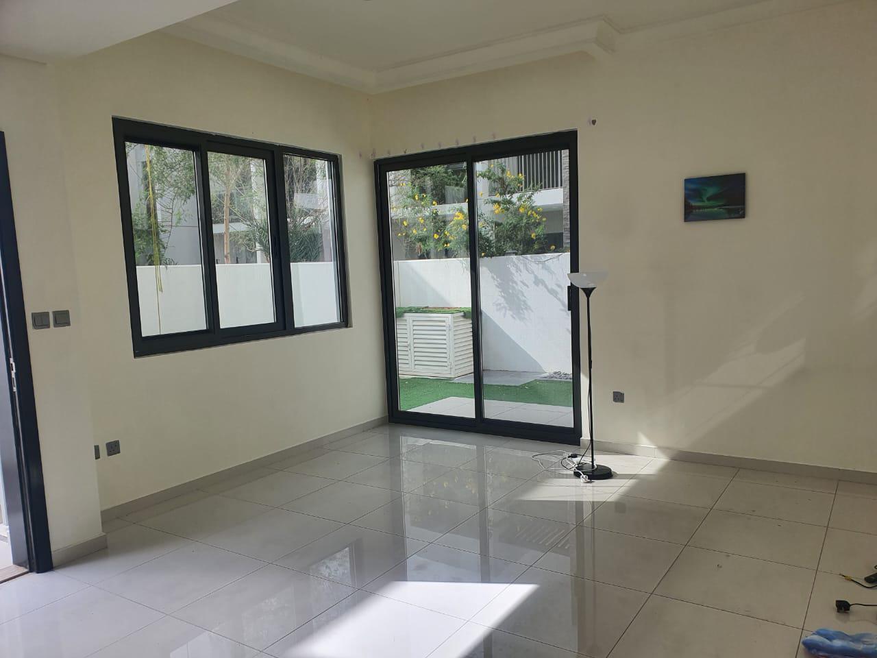 L shape Garden Bigger Layout Unfurnished
