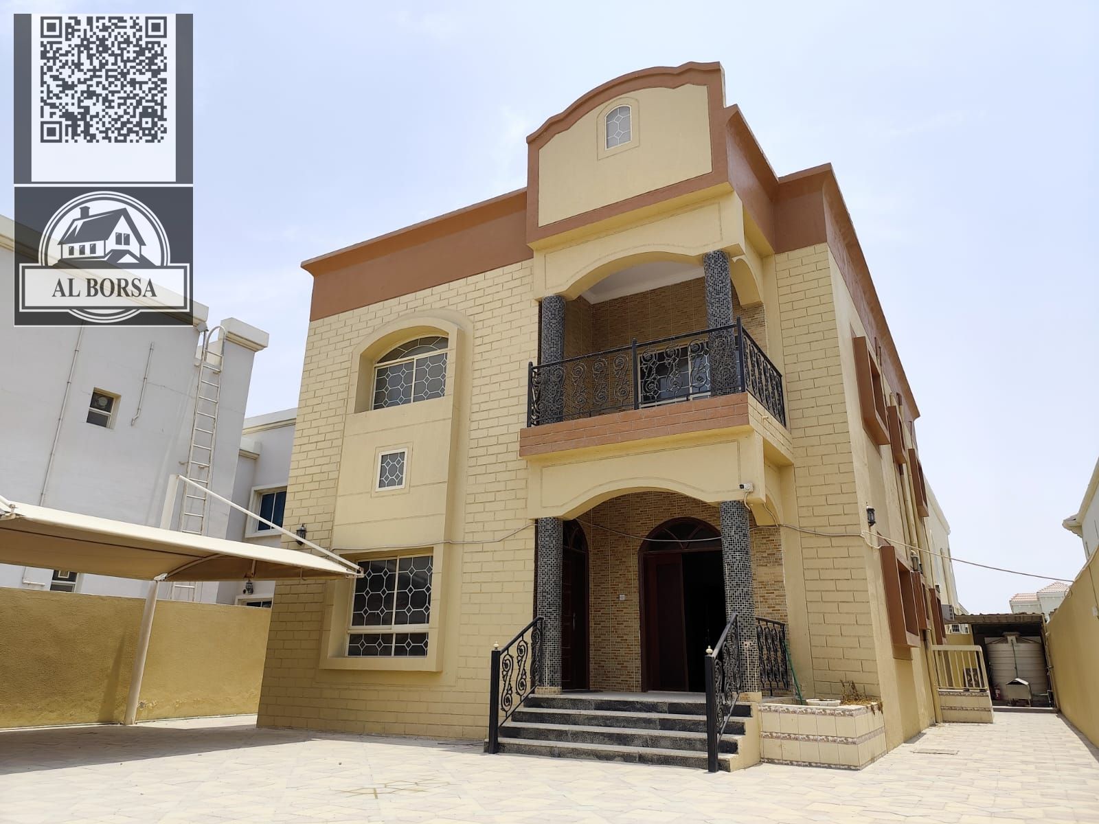 Villa for rent in Al Rawda 2 - Ajman, 5 master bedrooms + Majlis + Hall + Maid's room, corner.