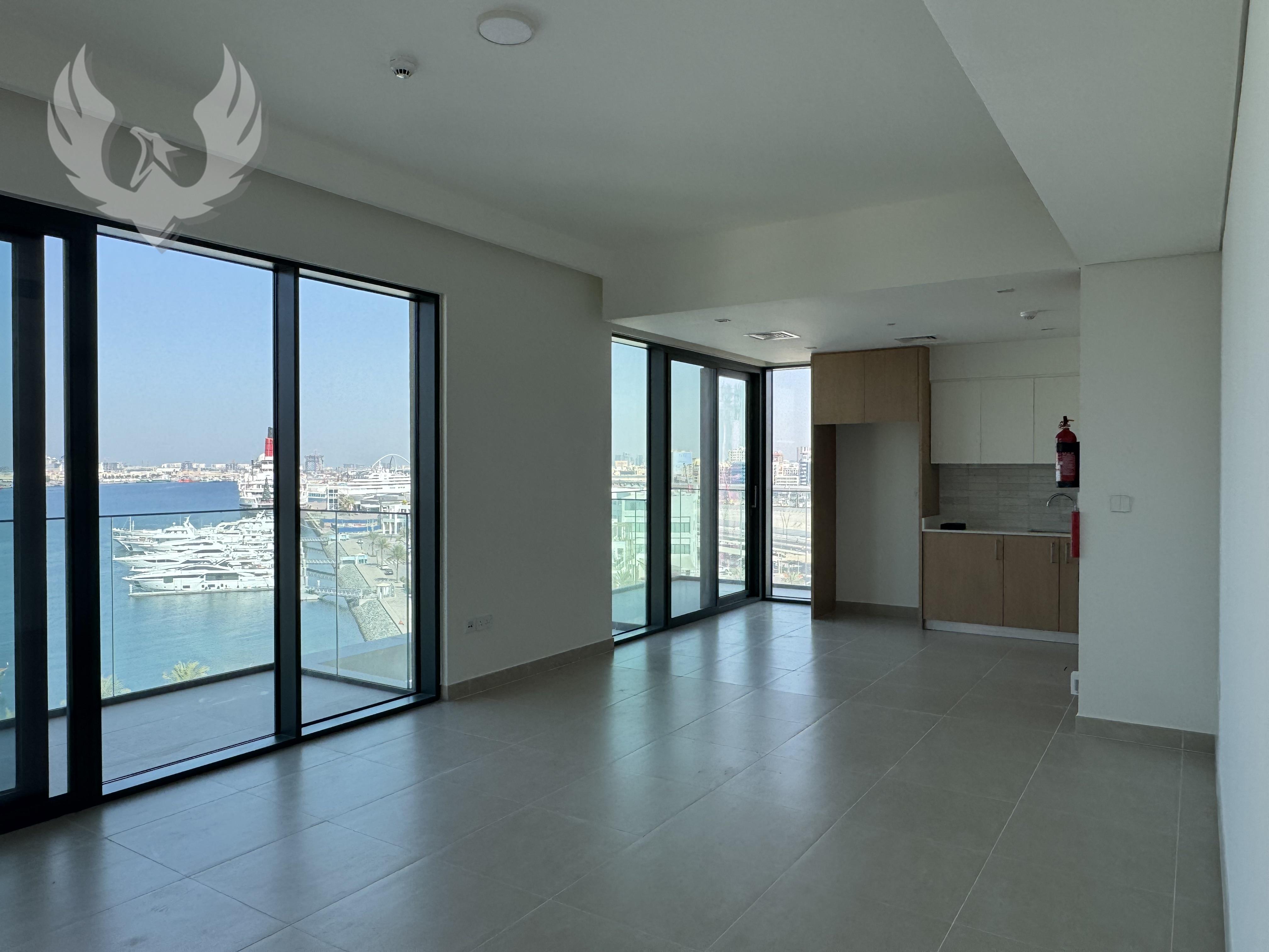 Water View | Corner | Mid Floor