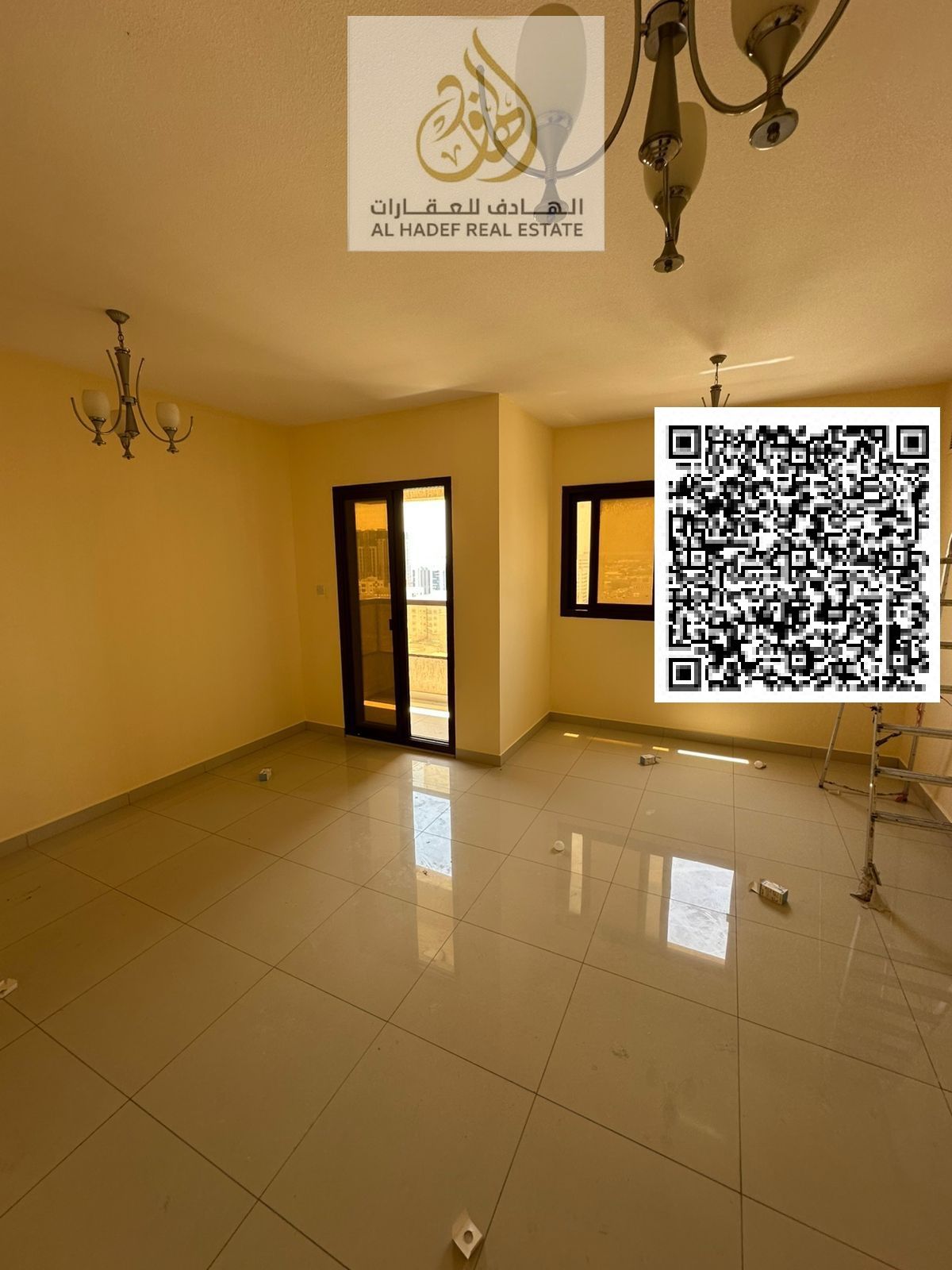 Two bedrooms and a living room with two bathrooms, a balcony, and built-in wardrobes. Very spacious and with excellent finishes. Prime location in Al