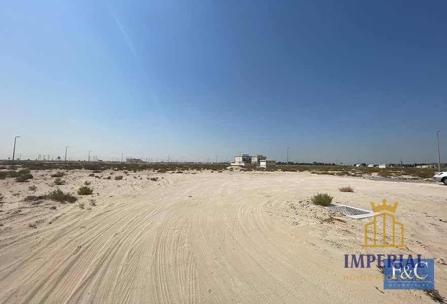 Land for Sale in Umm Al Thuoob | 43570 sqft