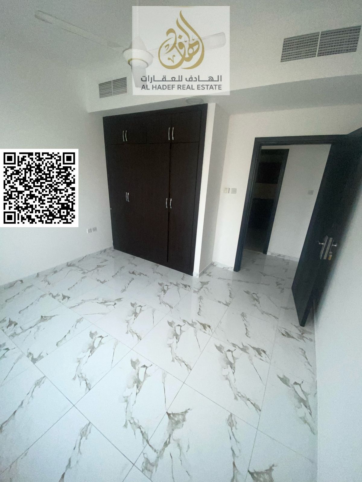 Two bedrooms and a living room with built-in wardrobes and a balcony, two bathrooms, large area, close to the ladies' park.