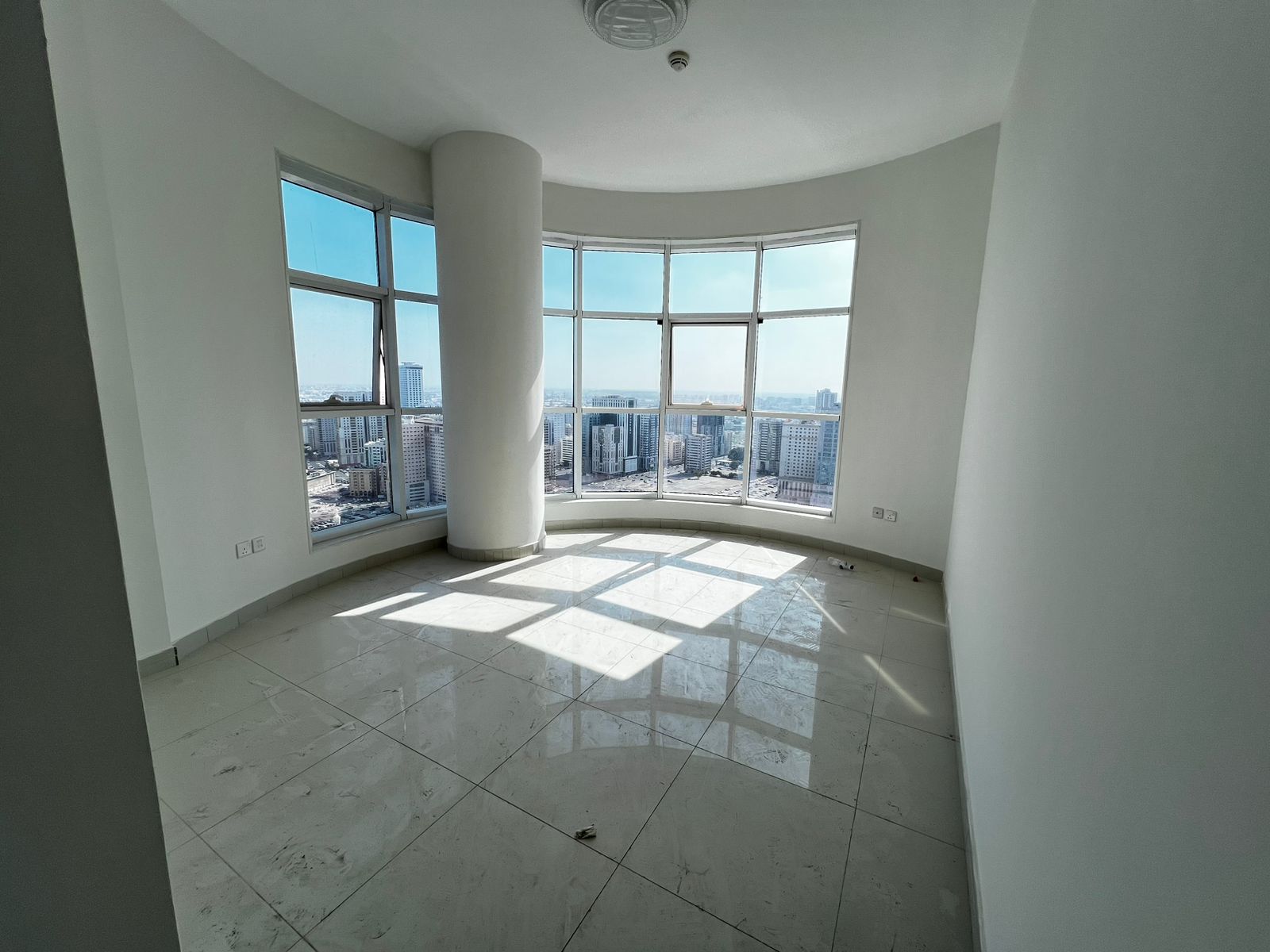 Sea View – Free AC – Gym – Pool – Free Parking – 2BHK for Rent in Al Khan Sharjah on Al Khan Corniche