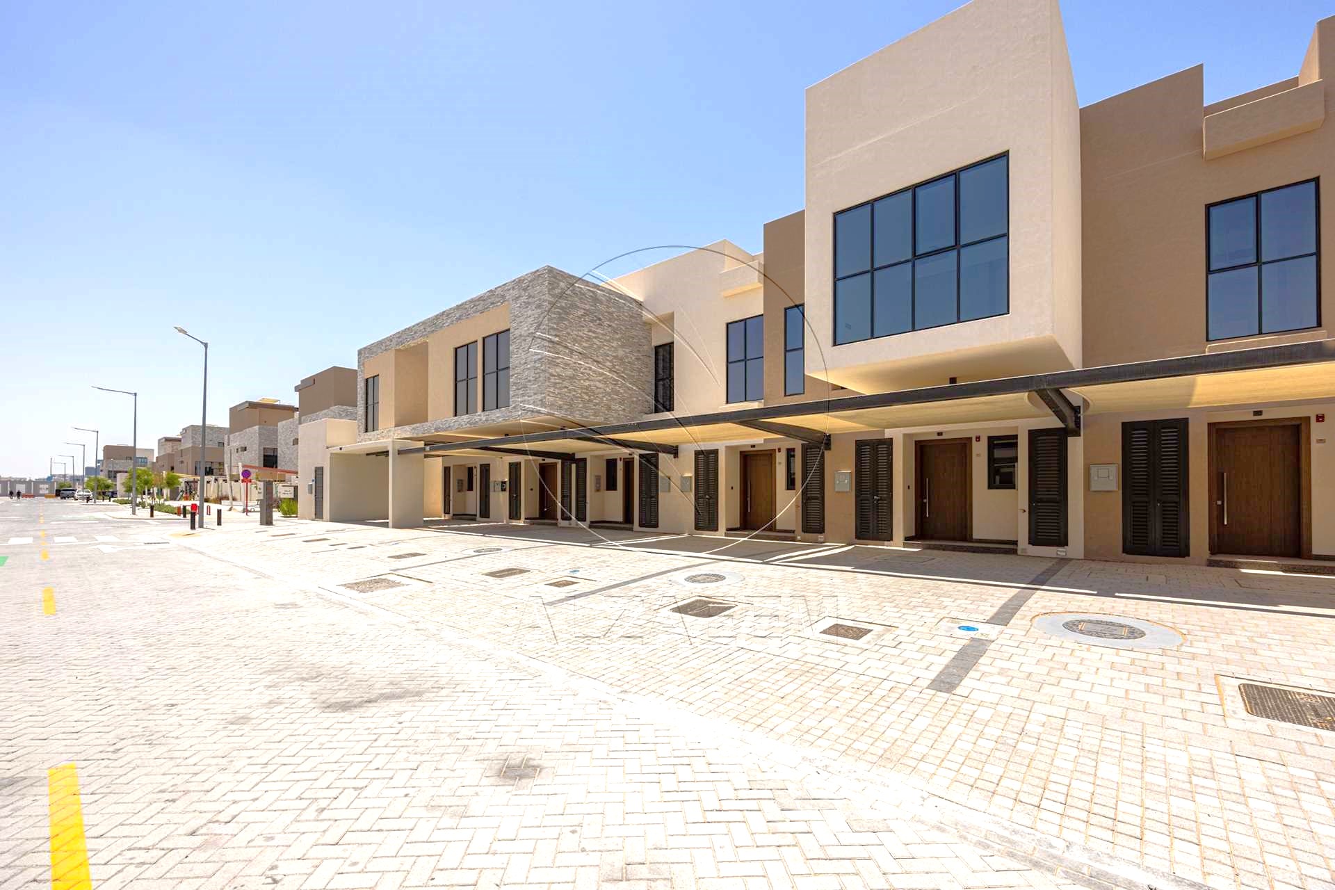 √EXCLUSIVE! Spacious 2BR+Maid | Single Row Mid√