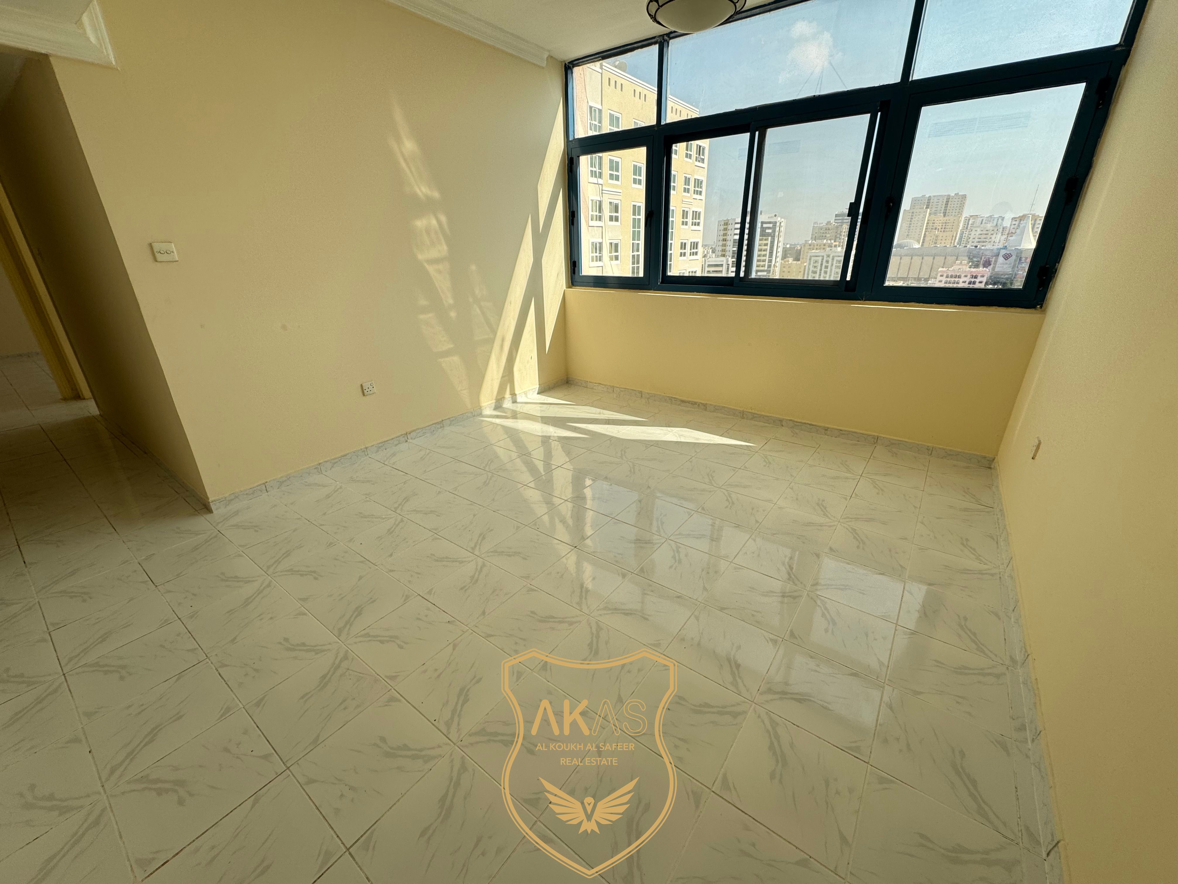 Spacious 2 BHK Apartment in Mahatta | Near Mega Mall | Family Building