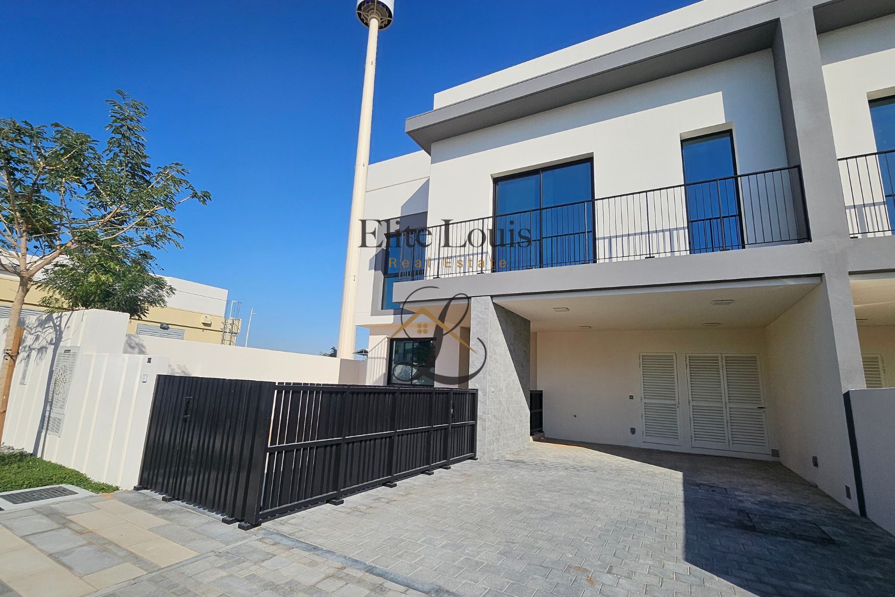 Single Row | Vacant 4-Bedroom Villa with Study
