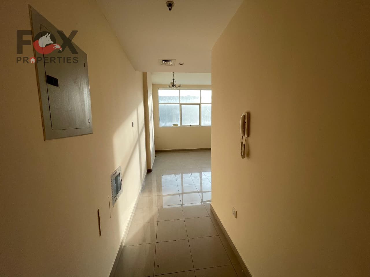 Apartment, room and living room for annual rent In the shelf 2 excellent spaces A clean building close to all services and facilities The price is