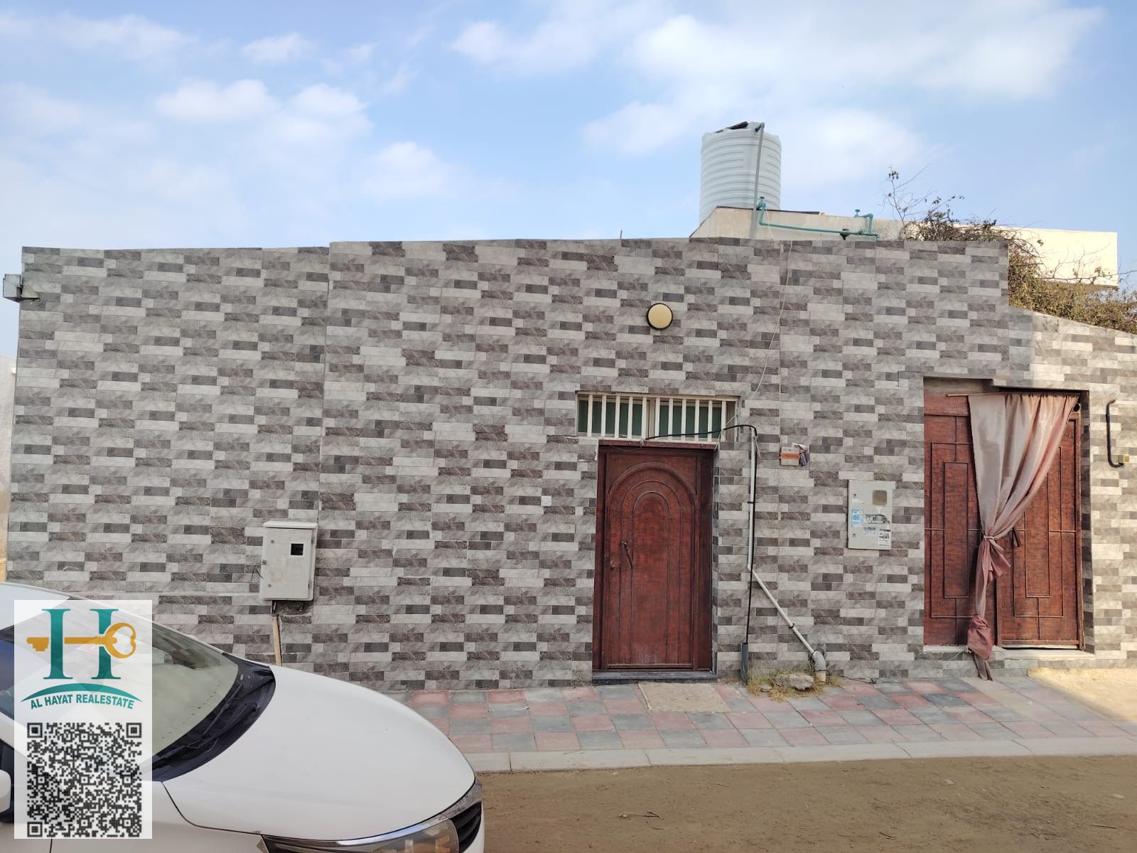 In Al rashdia 3 the house invested corner and on 2 way