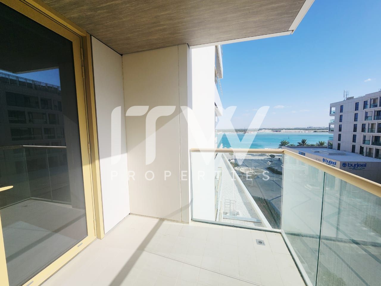 Spacious Unit | Sea View | With Beach Access