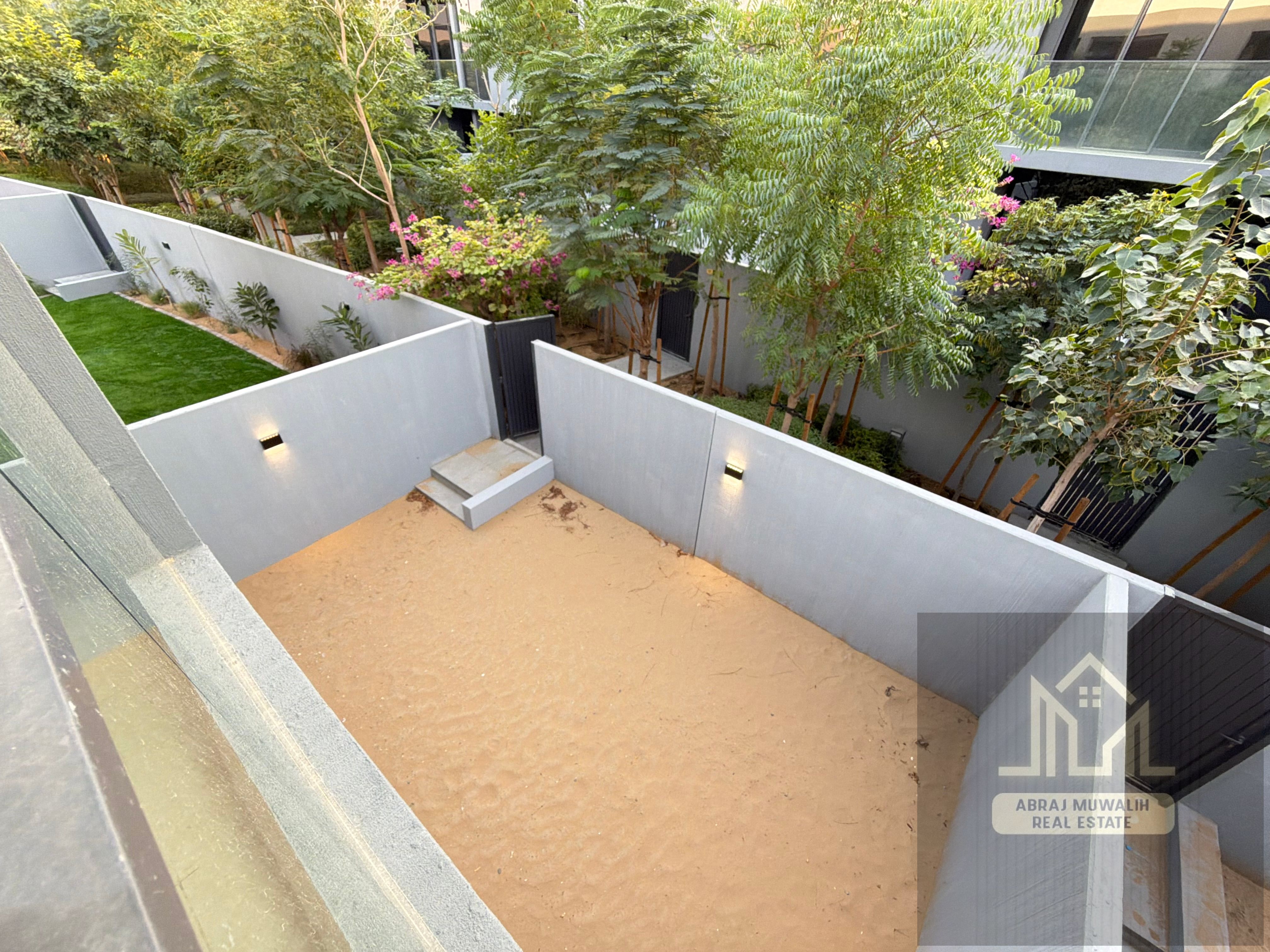 Brand New 4 Bedroom Middle Unit in kaya