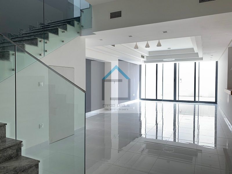 Well maintained Spacious 3BR+Maid Townhouse