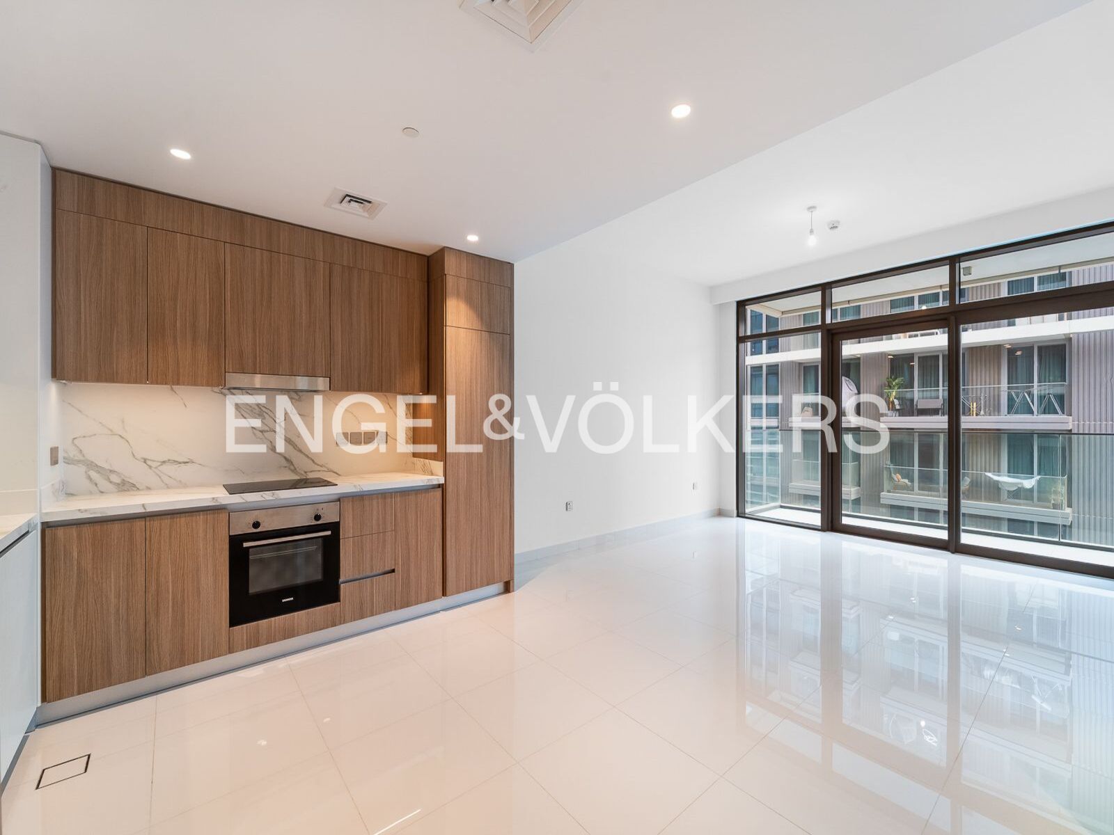 Palm ad Marina View| Private Beach | Exclusive Location