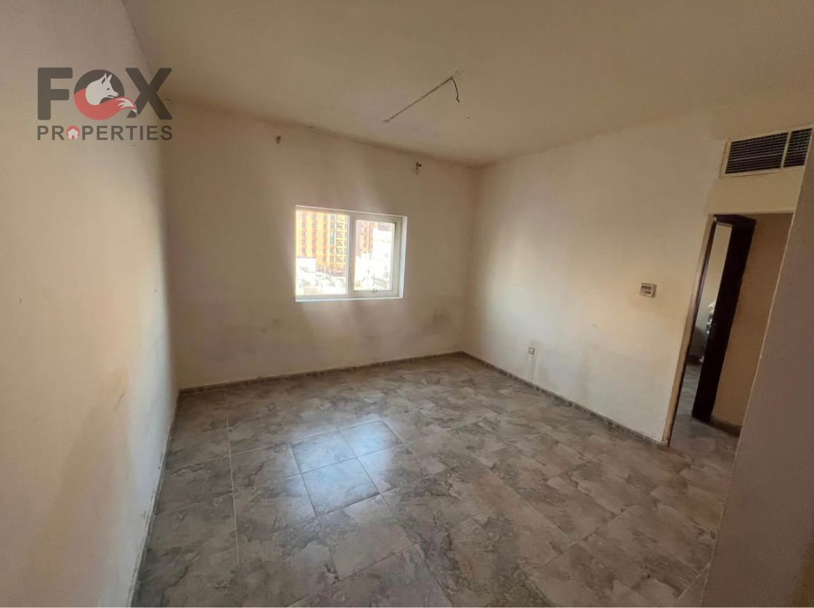 For annual rent, a room and a lounge Close to Al Ain Hotel Central air conditioning The price is 23 thousand in 4 payments or 6 payments T