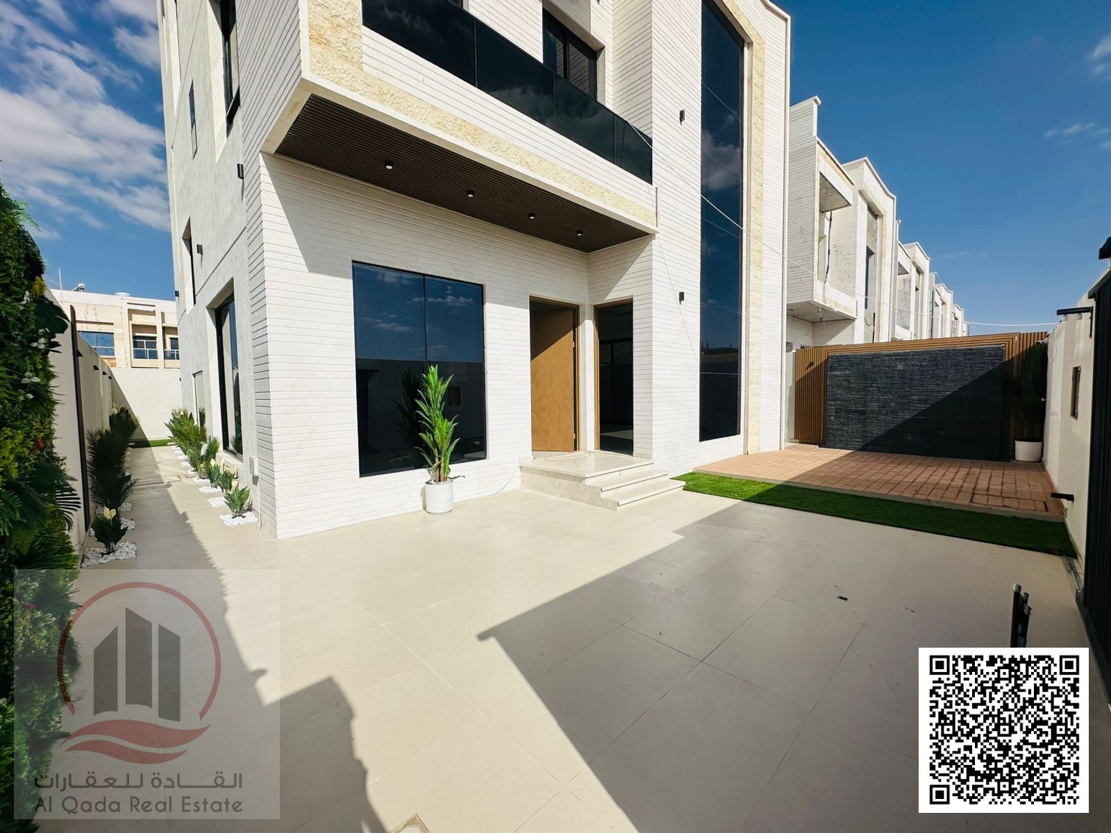 5-bedroom villa with a roof terrace at a special price, including registration fees and super deluxe finishing.