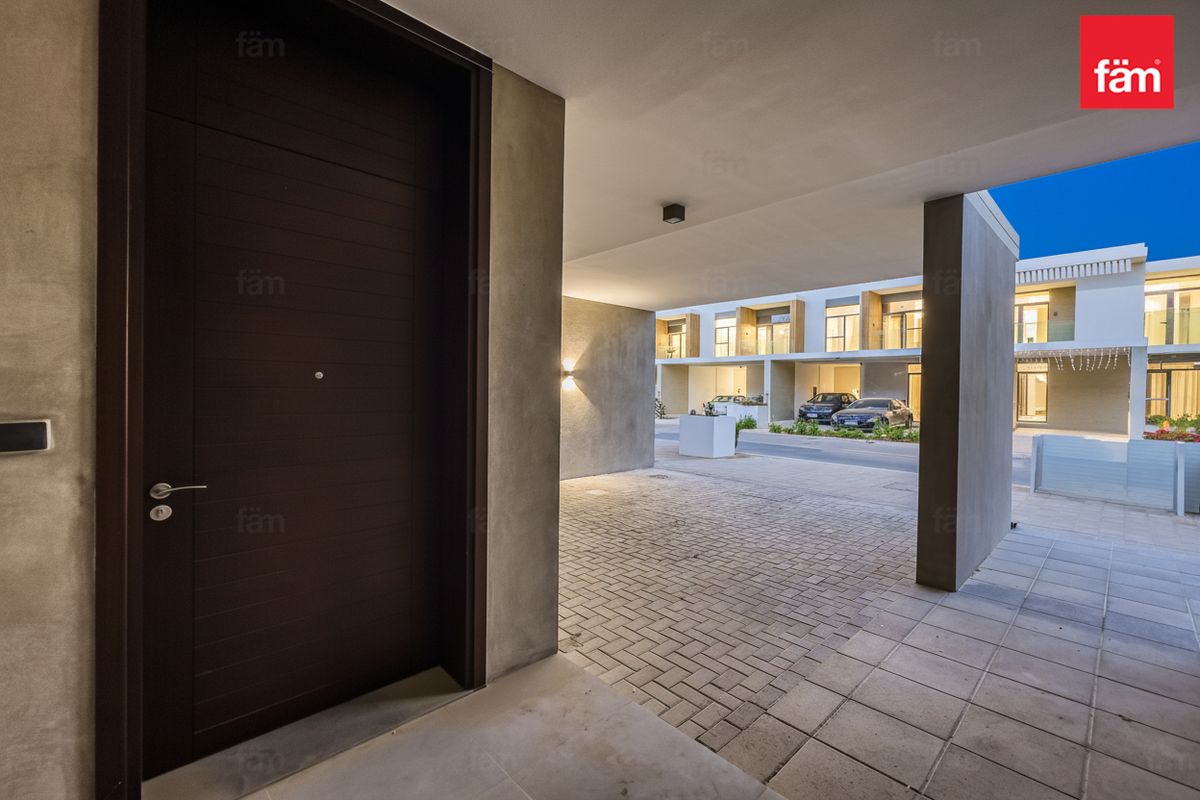 3BR Bright Villa | Great Layout | Private