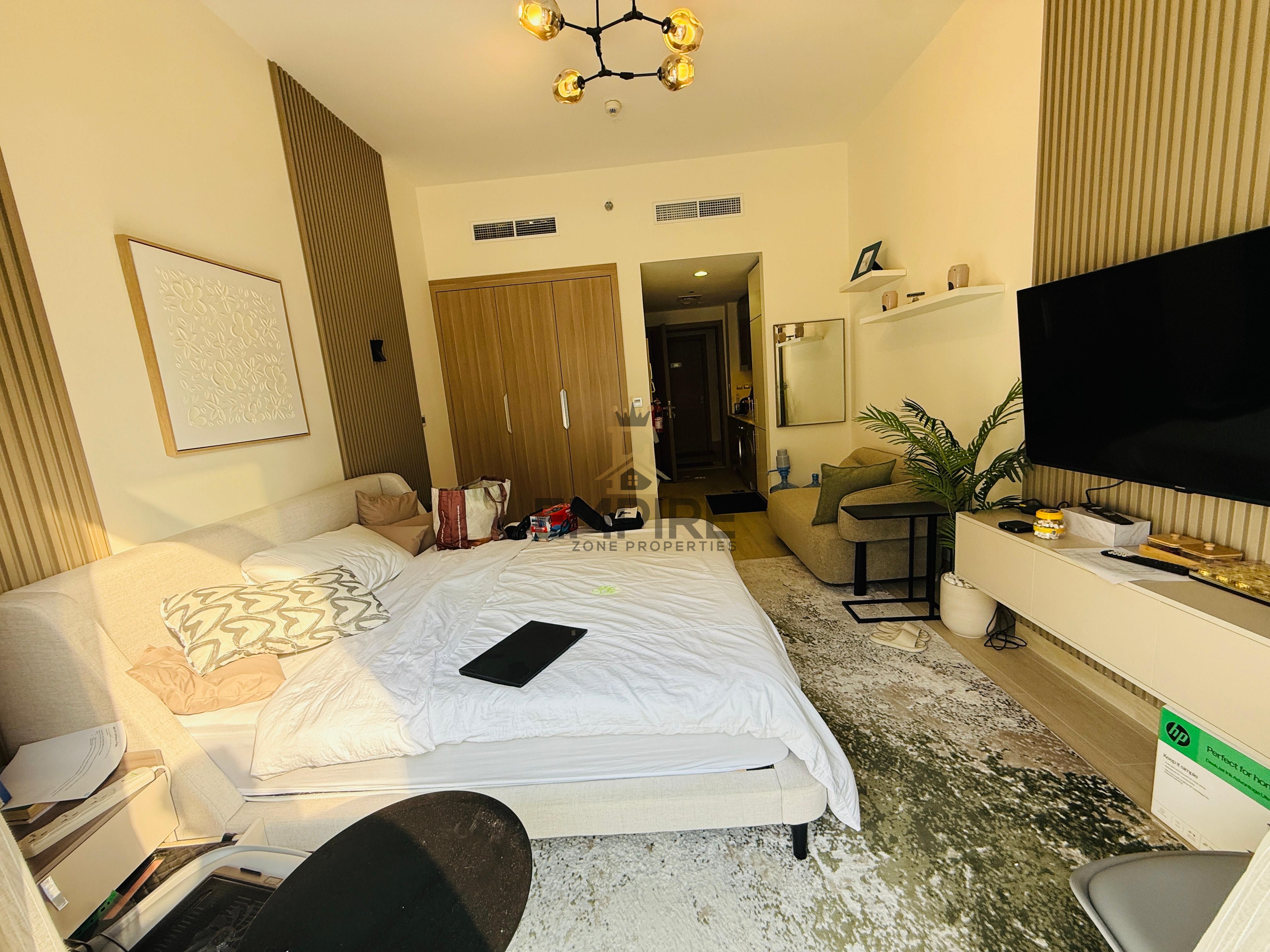 Lagoon&burj khalifa view/ chiller free/fully furnished