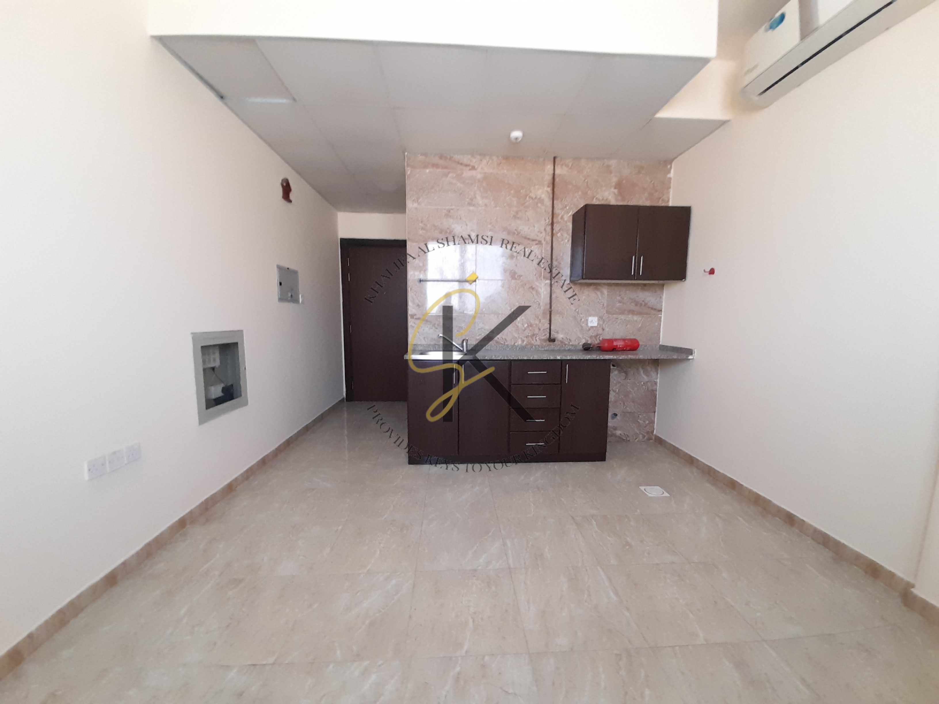 Big Studio near by safari mall on the road building in Muwaileh sharjah full faimly building