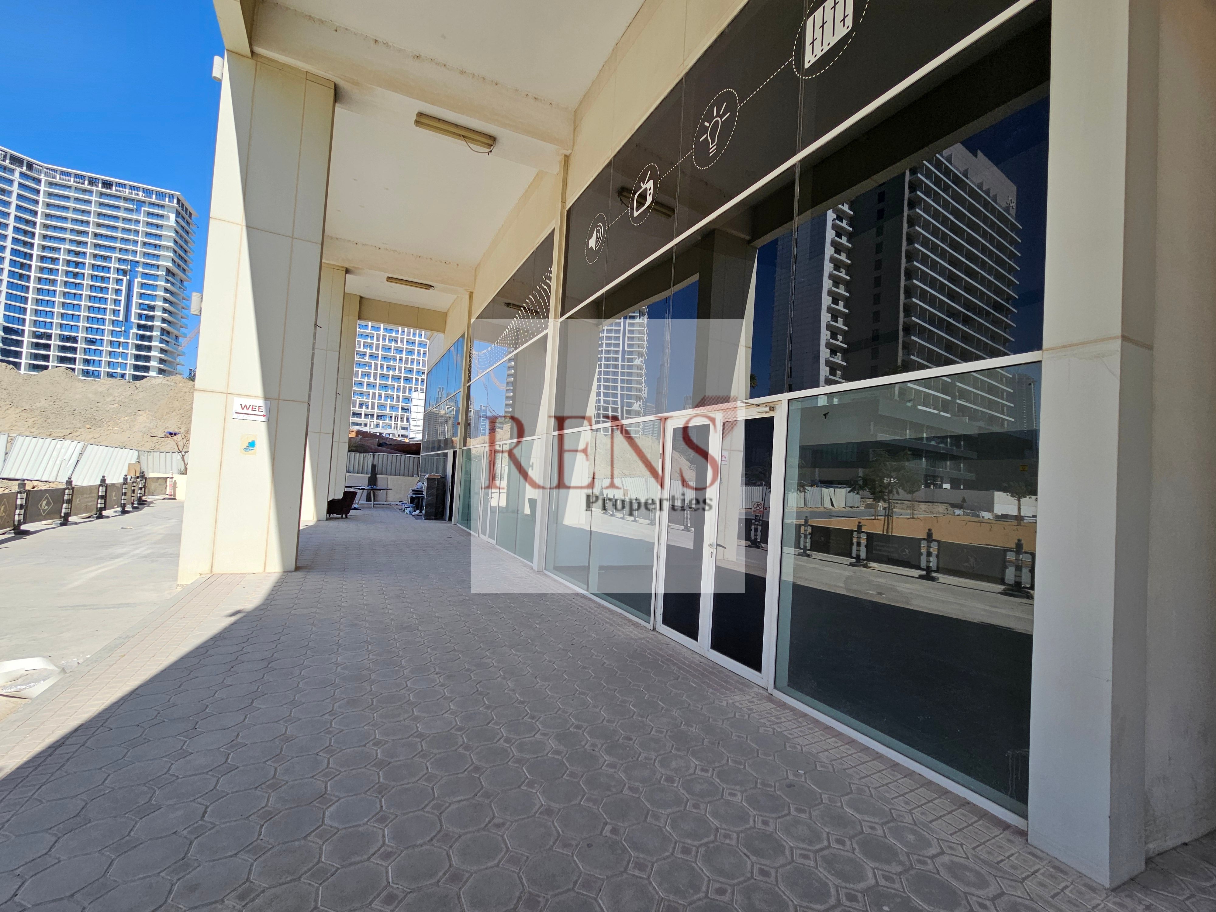 FULLY FITTED | TWO WASHROOMS | MASSIVE LAYOUT