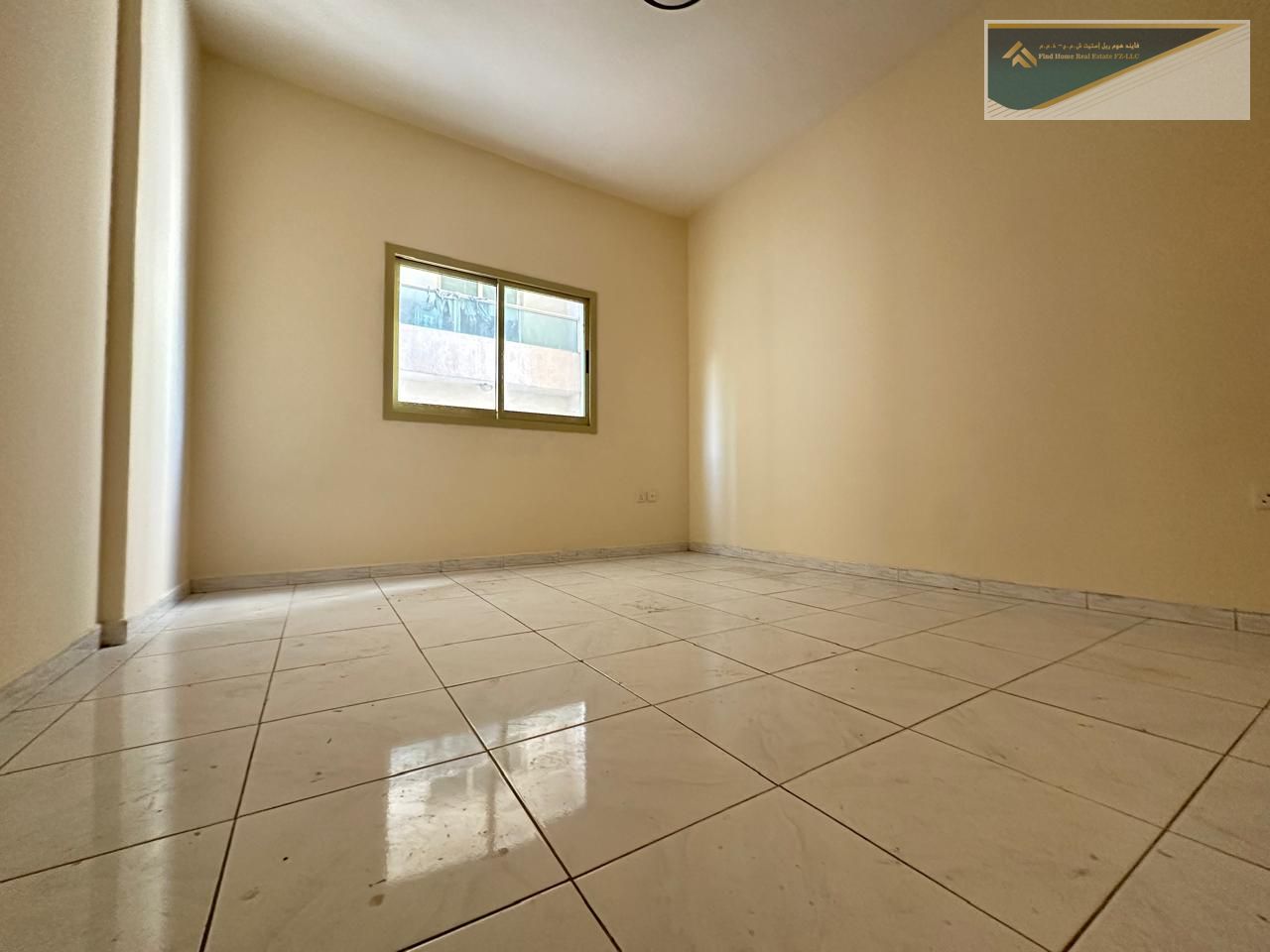 HOT OFFER ! FULLY SPACIOUS CHEEPEST RENT 1BHK WITH BALCONY NEAT AND CLEAN BUILDING ONLY FOR FAMILY JUST 26K IN AL QASIMIA