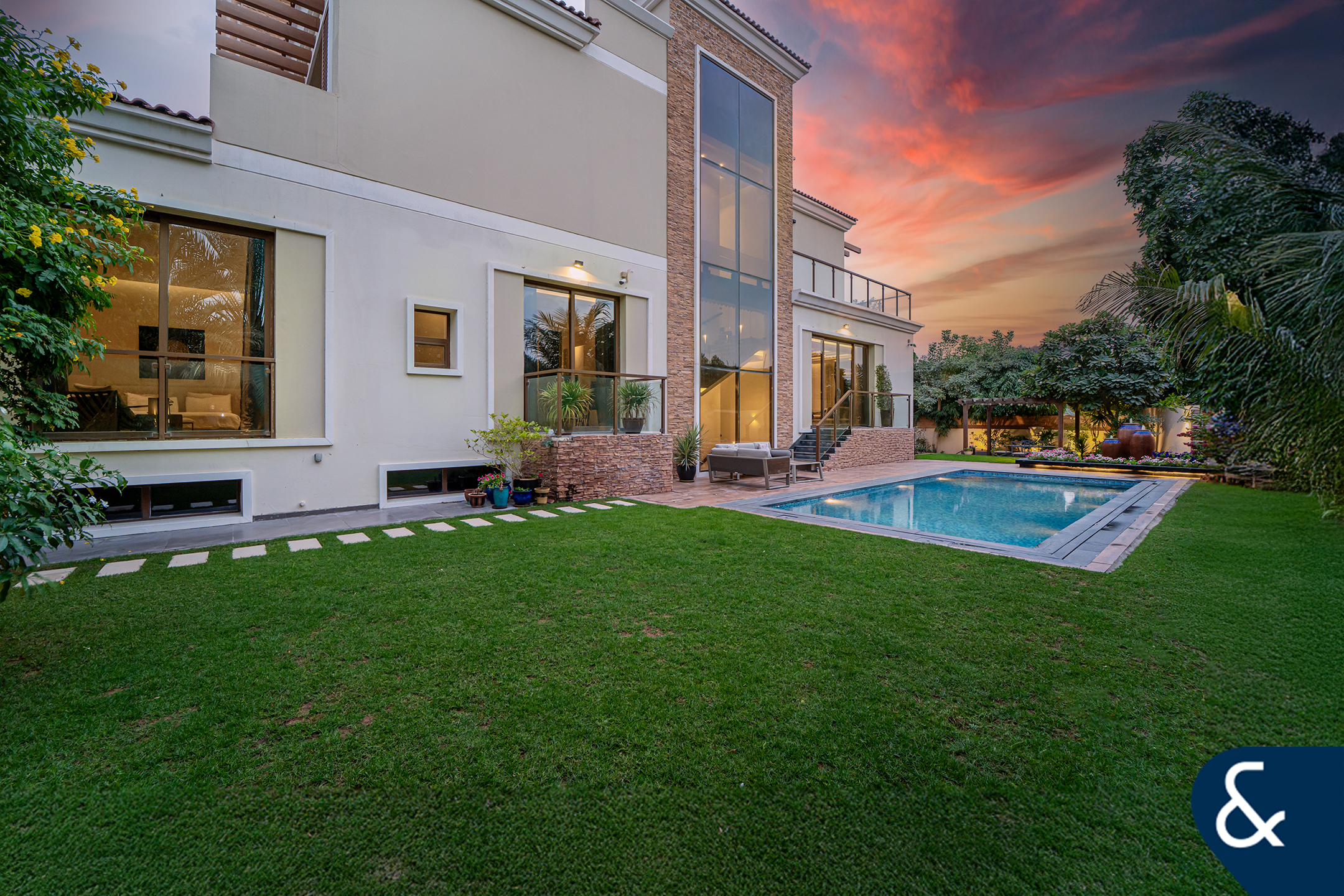 Private Mansion - Huge Corner Plot - Basement