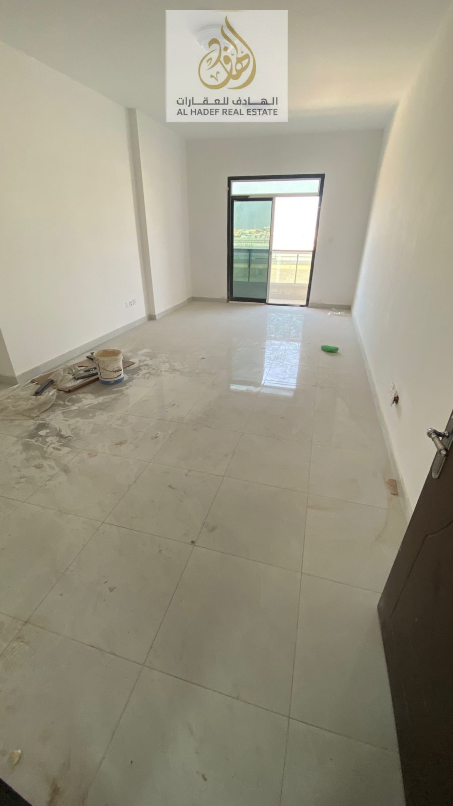 Two-bedroom apartment with a living room, first occupancy, with storage, super deluxe finishing.