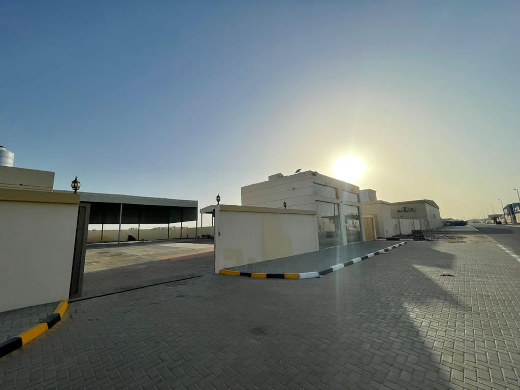 For sale: a compound with two shops in Al-Ja'an, Al-Hanu, Al-Jalil