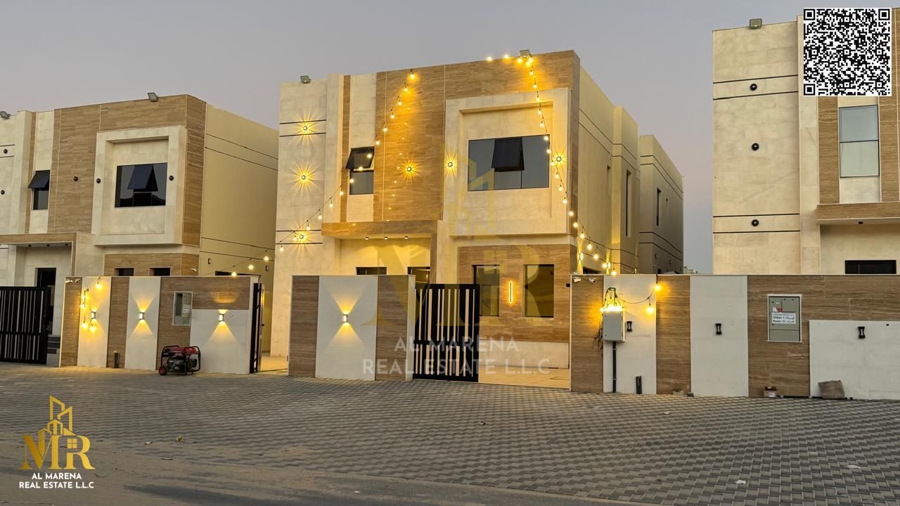 Prime location villa with very high-end finishes, 2 floors, 3 master bedrooms, private yard, maid’s room & laundry room—great opportunity!