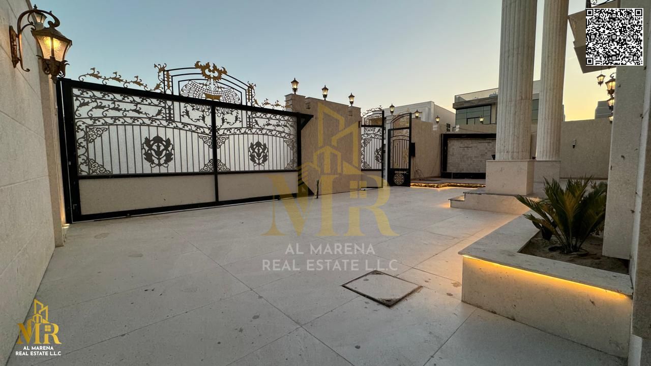 Corner villa with classic design, luxury palace of 5 master bedrooms with a large yard, price includes registration fees, don’t miss it!