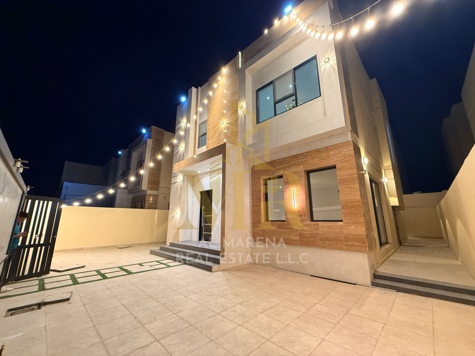 Villa in Al Rawda, near Sheikh Ammar Street. Spacious, freehold, includes electricity, water, and air conditioning.