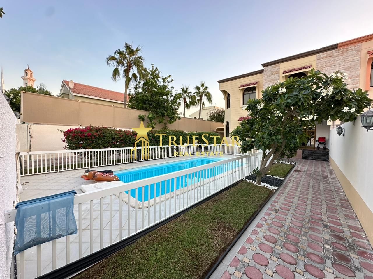 BRIGHT 4BR MAIDS DRIVER PRIVATE GARDEN POOL SEMI INDEPENDENT VILLA