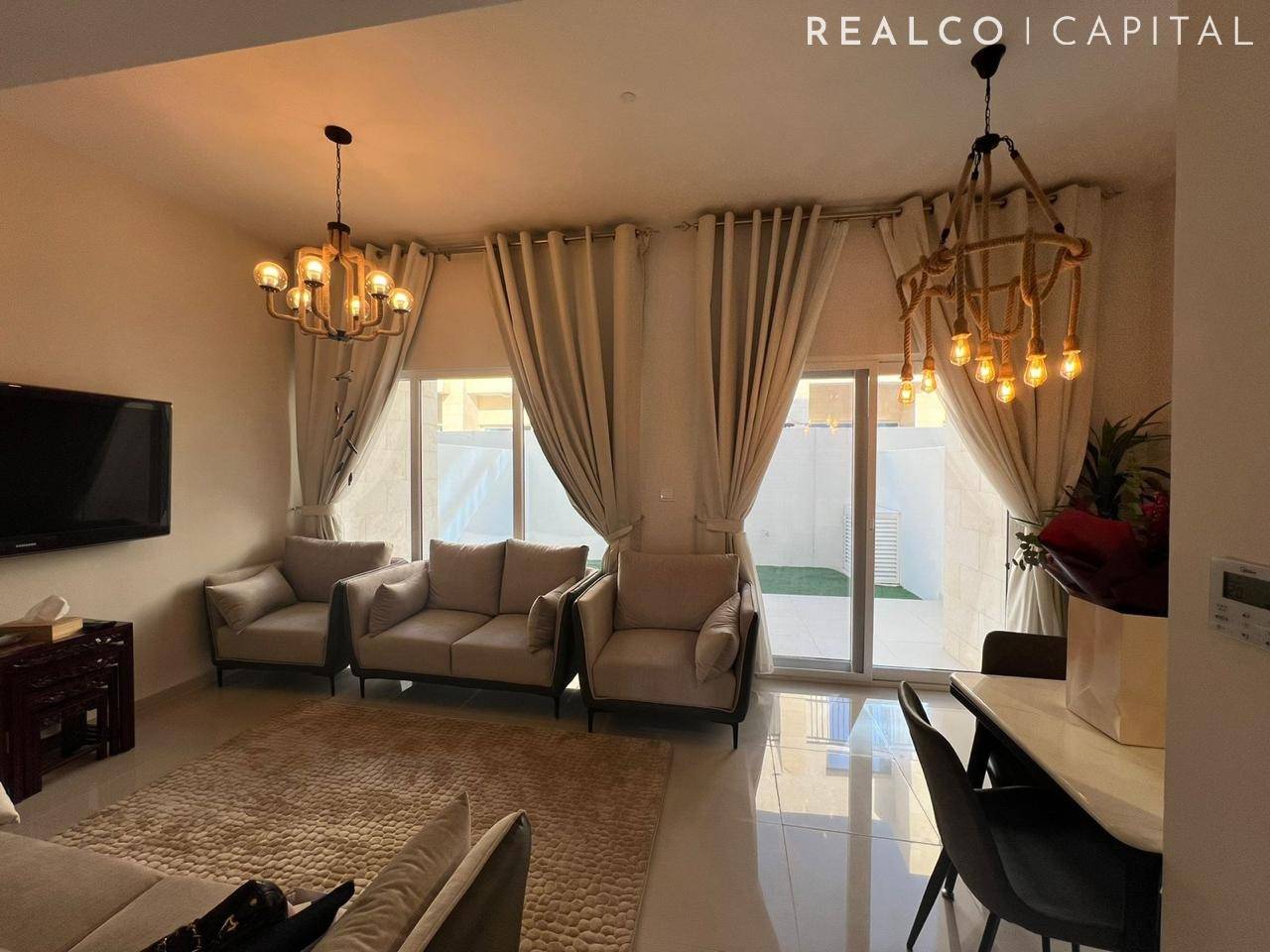 BRAND NEW FULLY FURNISHED RRM MIDDLE UNIT FOR SALE