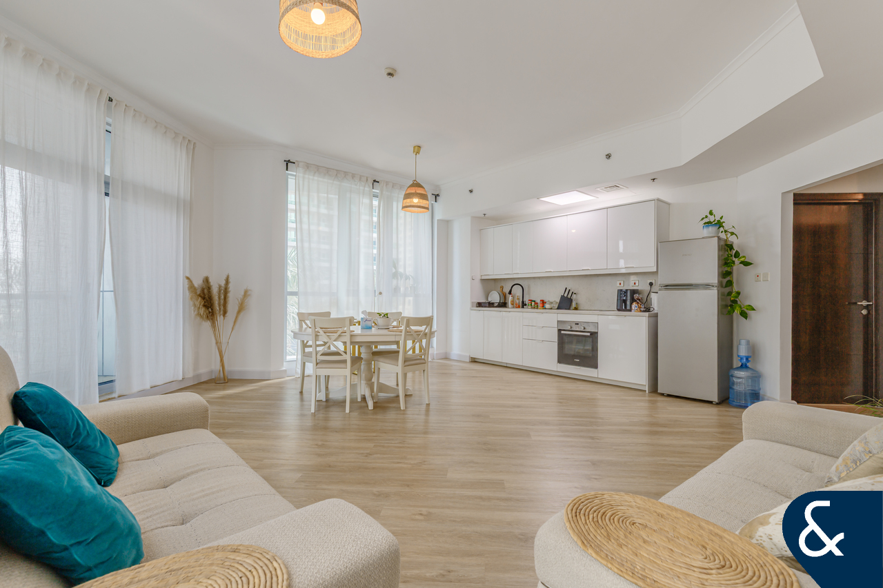 Upgraded 2 Bed | Pool Views | Low Floor