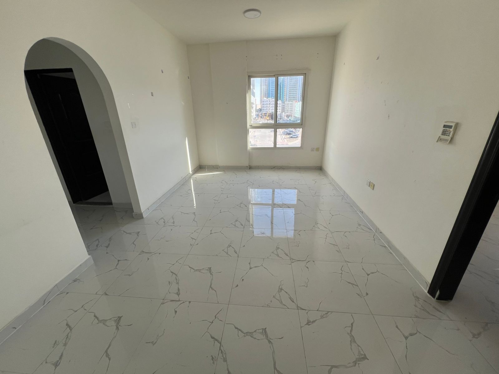 Apartment for Rent – 2 Bedrooms & Hall – Al Rashidiya 1, Ajman Details: 2 bedrooms + living hall 2 bathrooms, including master bedroom No balco