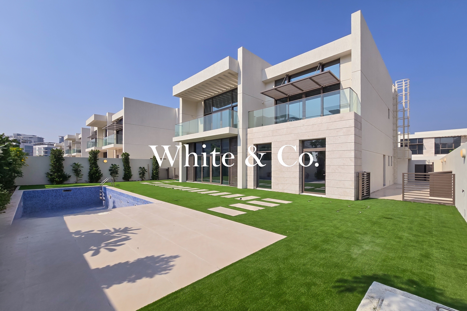 Large Plot | Private Pool | Single Row