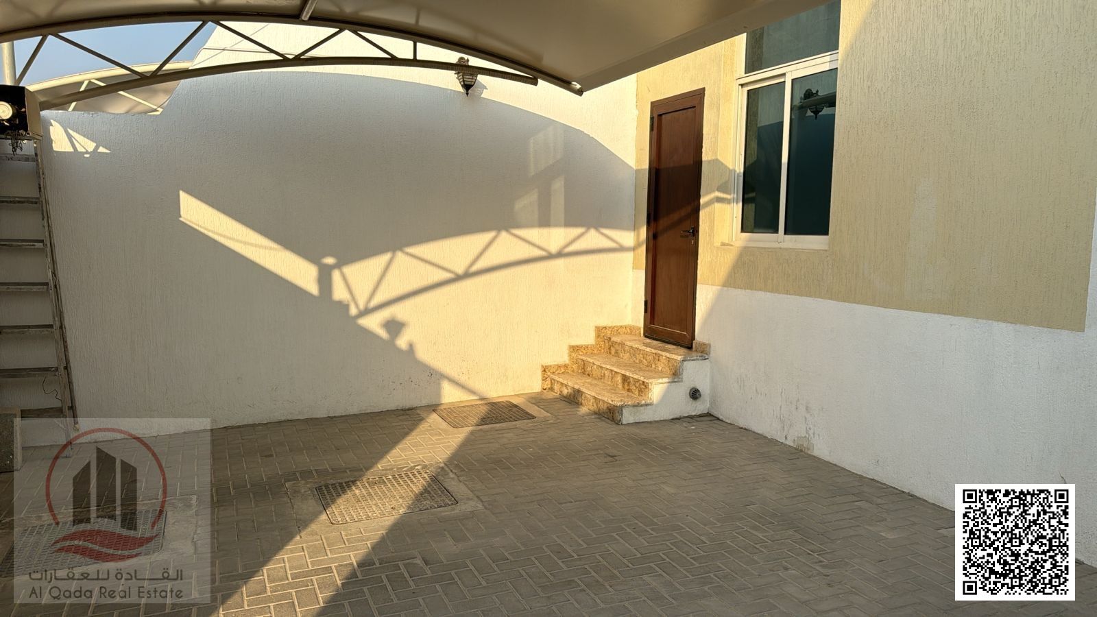 Lowest price on the market: 3 rooms with a rooftop terrace, including electricity, water, and air conditioning.