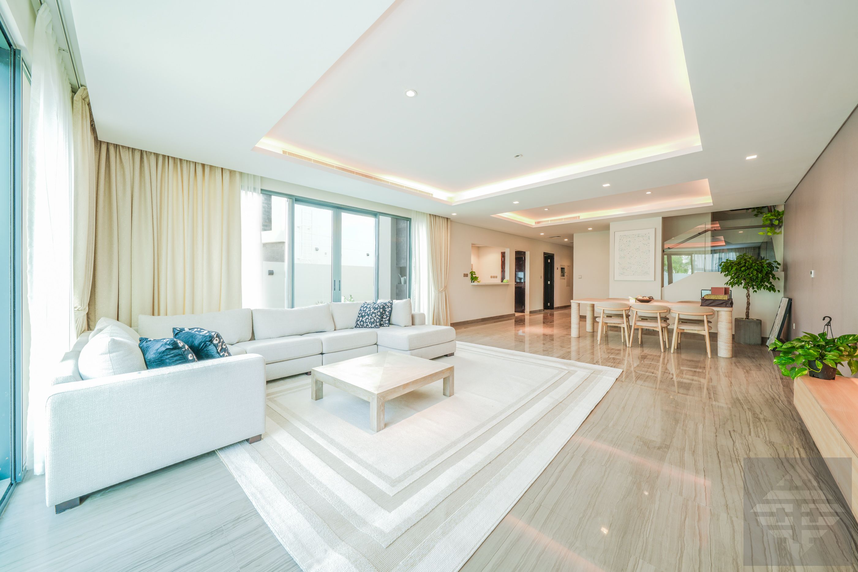 Stunning Huge Townhouse | Great Community | Vacant