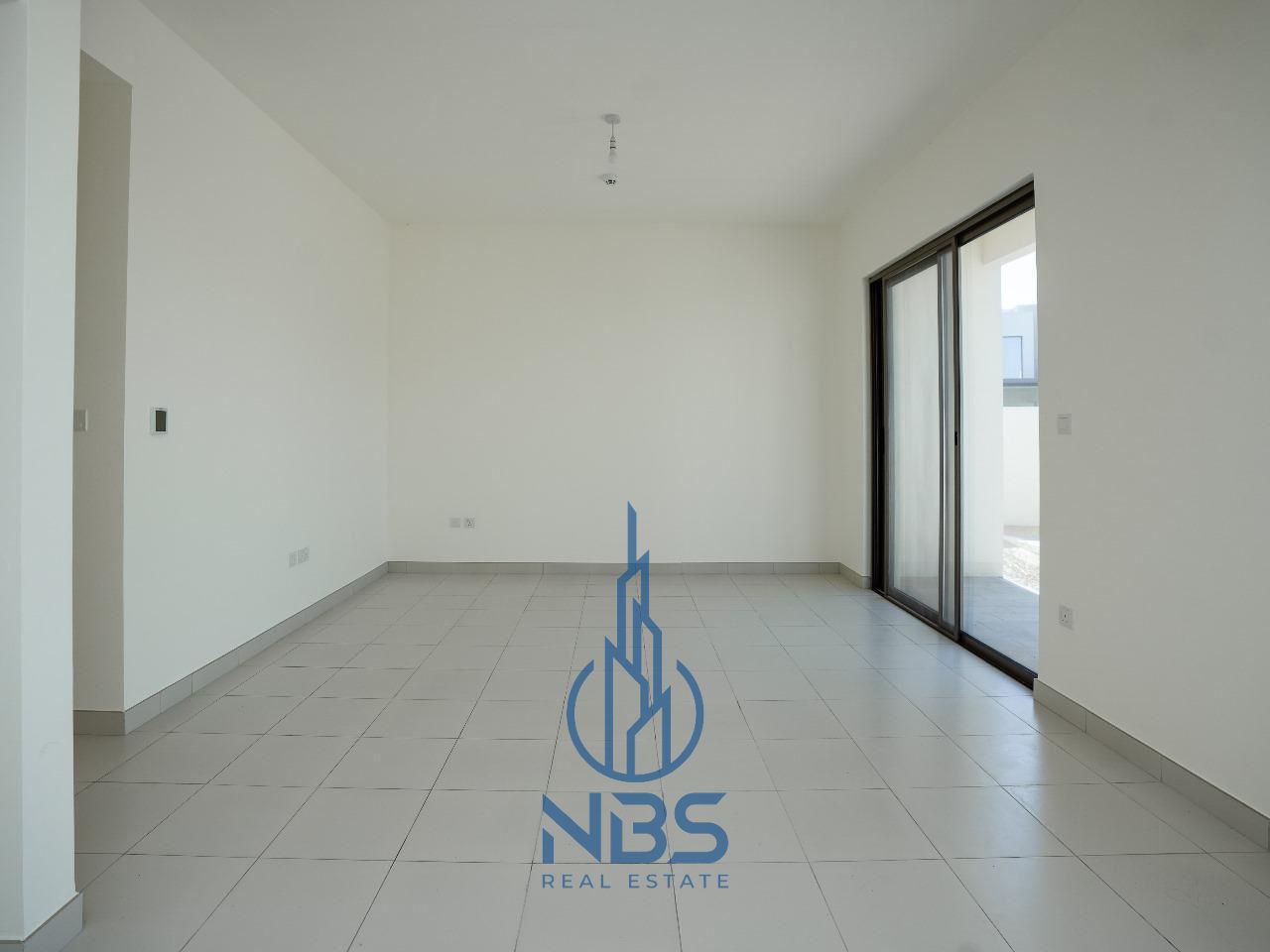 Unfurnished | Vacant | Large Lyout