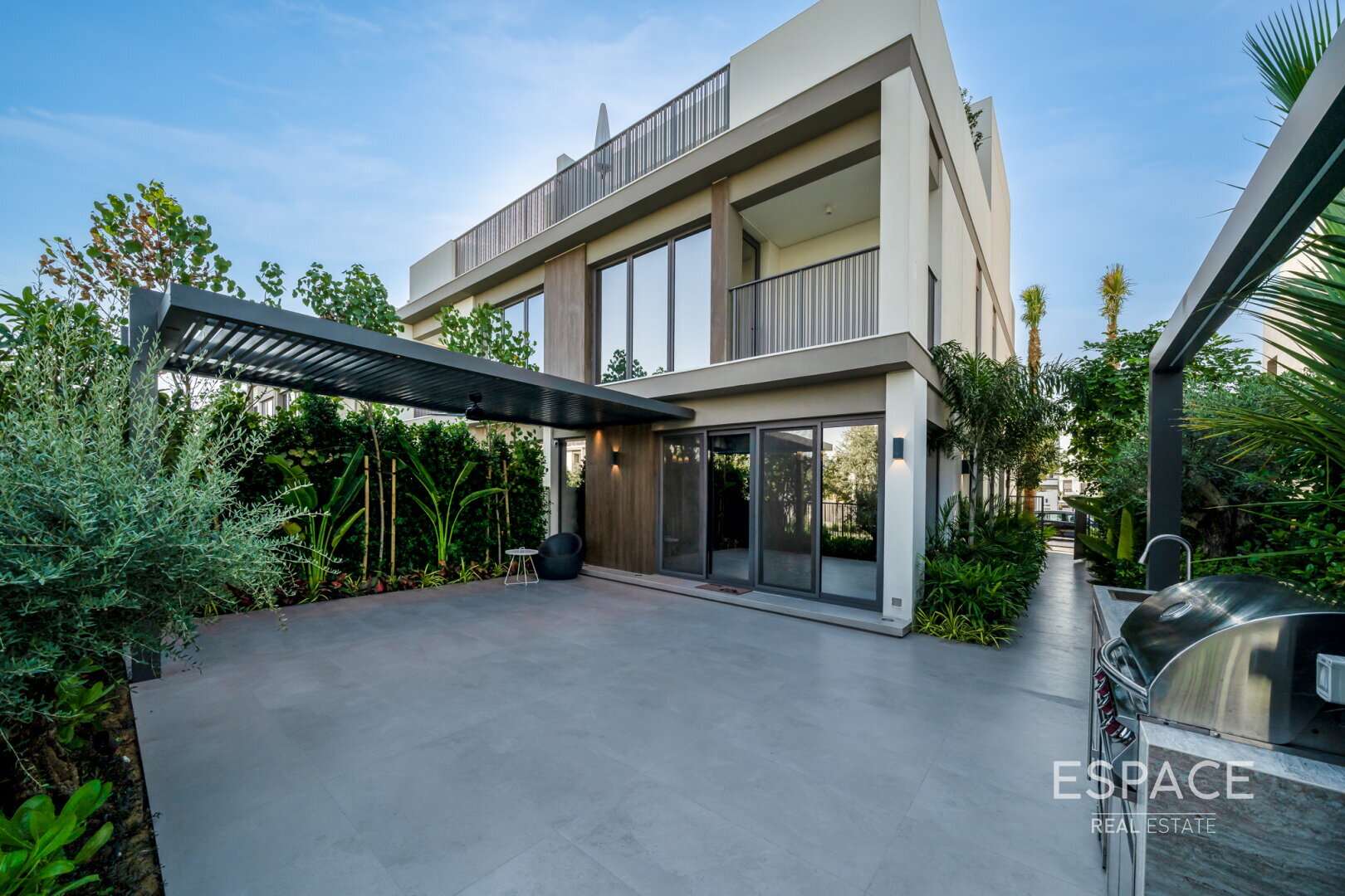 Upgraded - Greenbelt - Vacant on Transfer
