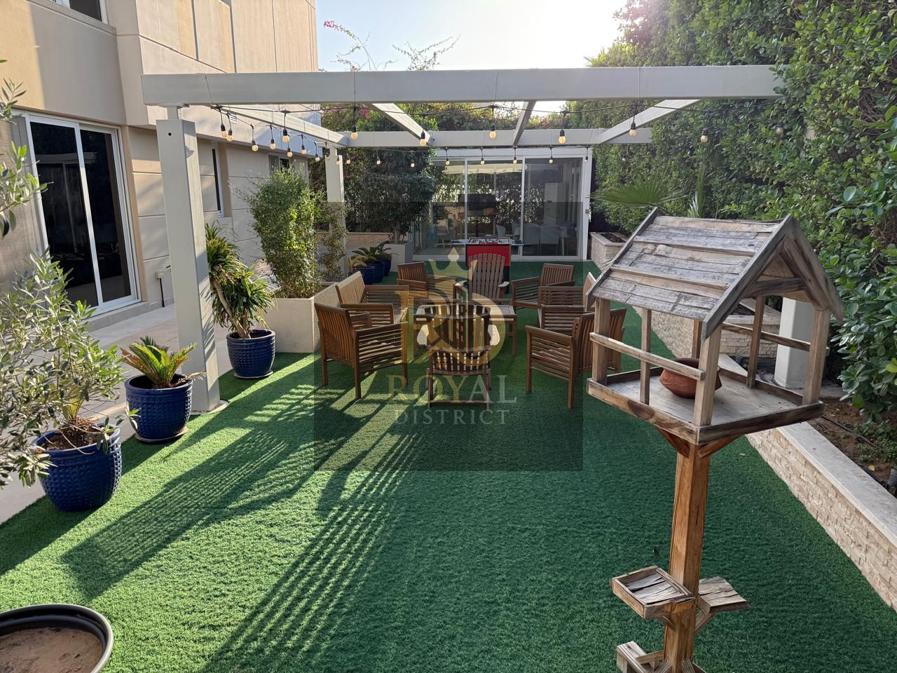 SUPER LUXURY CORNER VILLA | 5-BR+MAID READY TO MOVE | PRIME LOCATION
