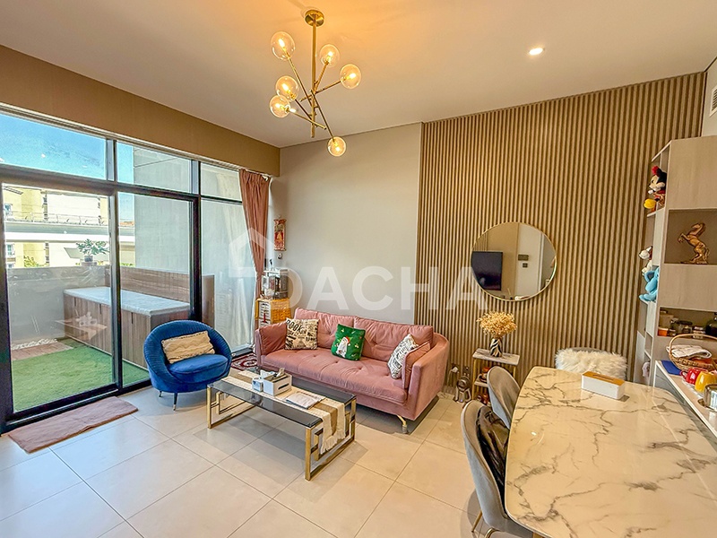 Spacious | 4 Cheques | Available Jan