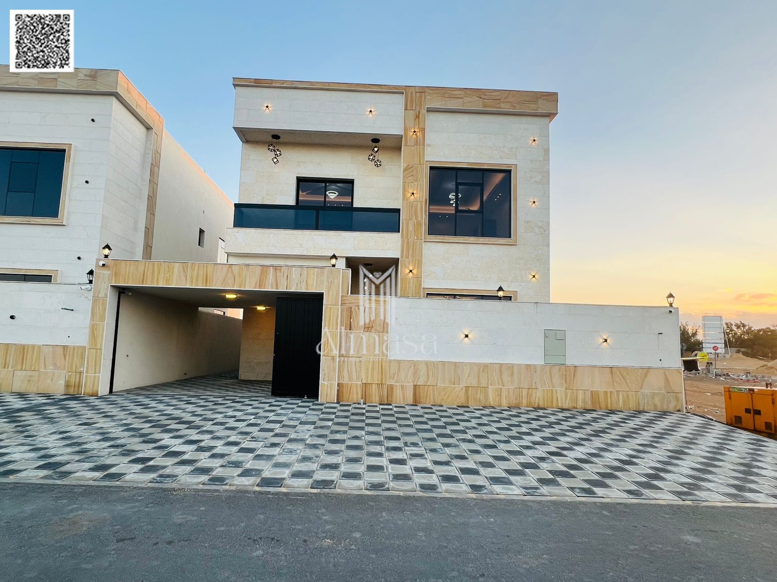 A golden opportunity to own a modern villa with VIP finishing, at a price that includes registration and ownership fees. Prime location.