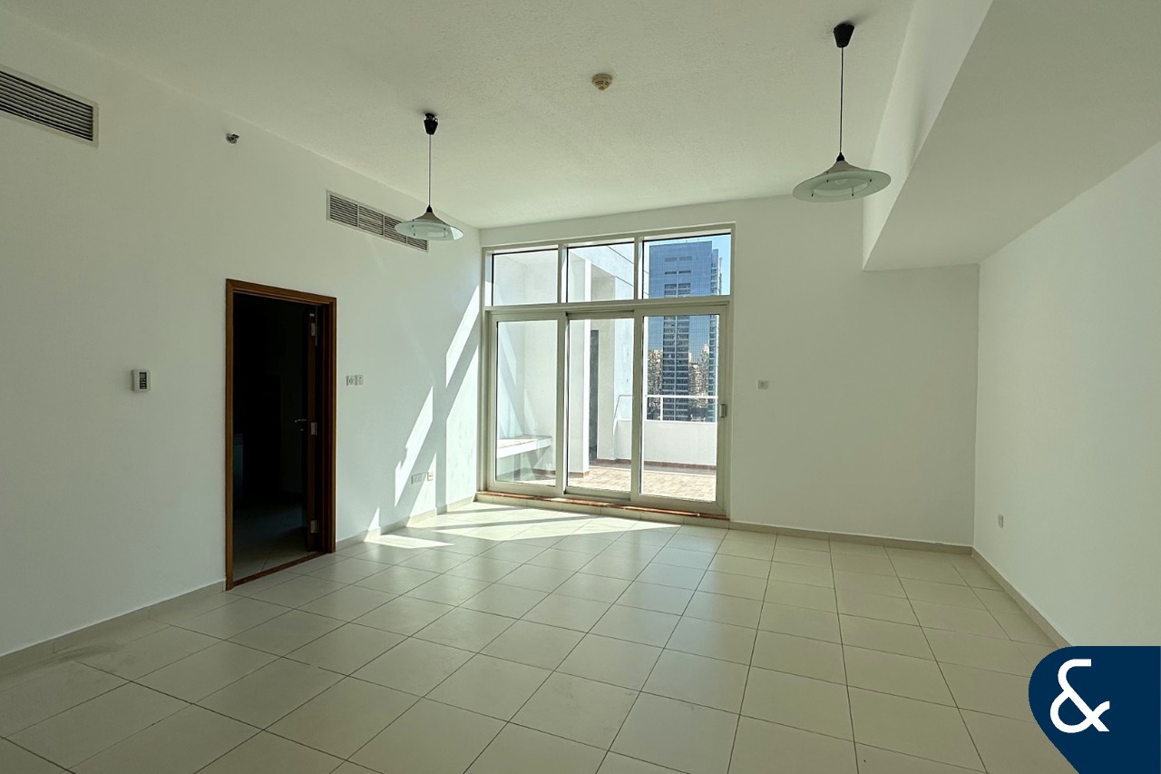 2 Bed | Unfurnished | Vacant | High floor