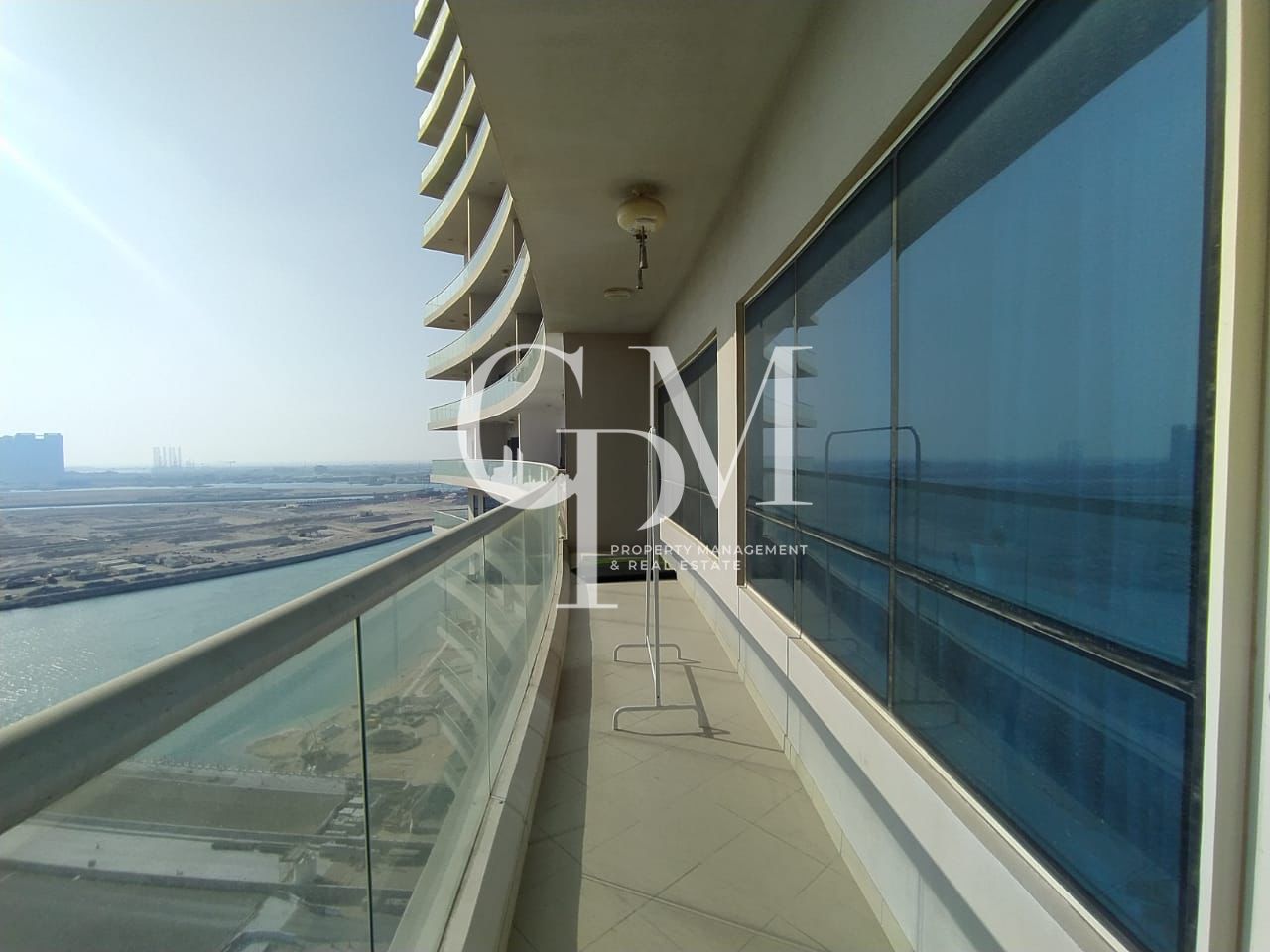 Seaside Serenity: 1-Bedroom Apartment with Full Sea View